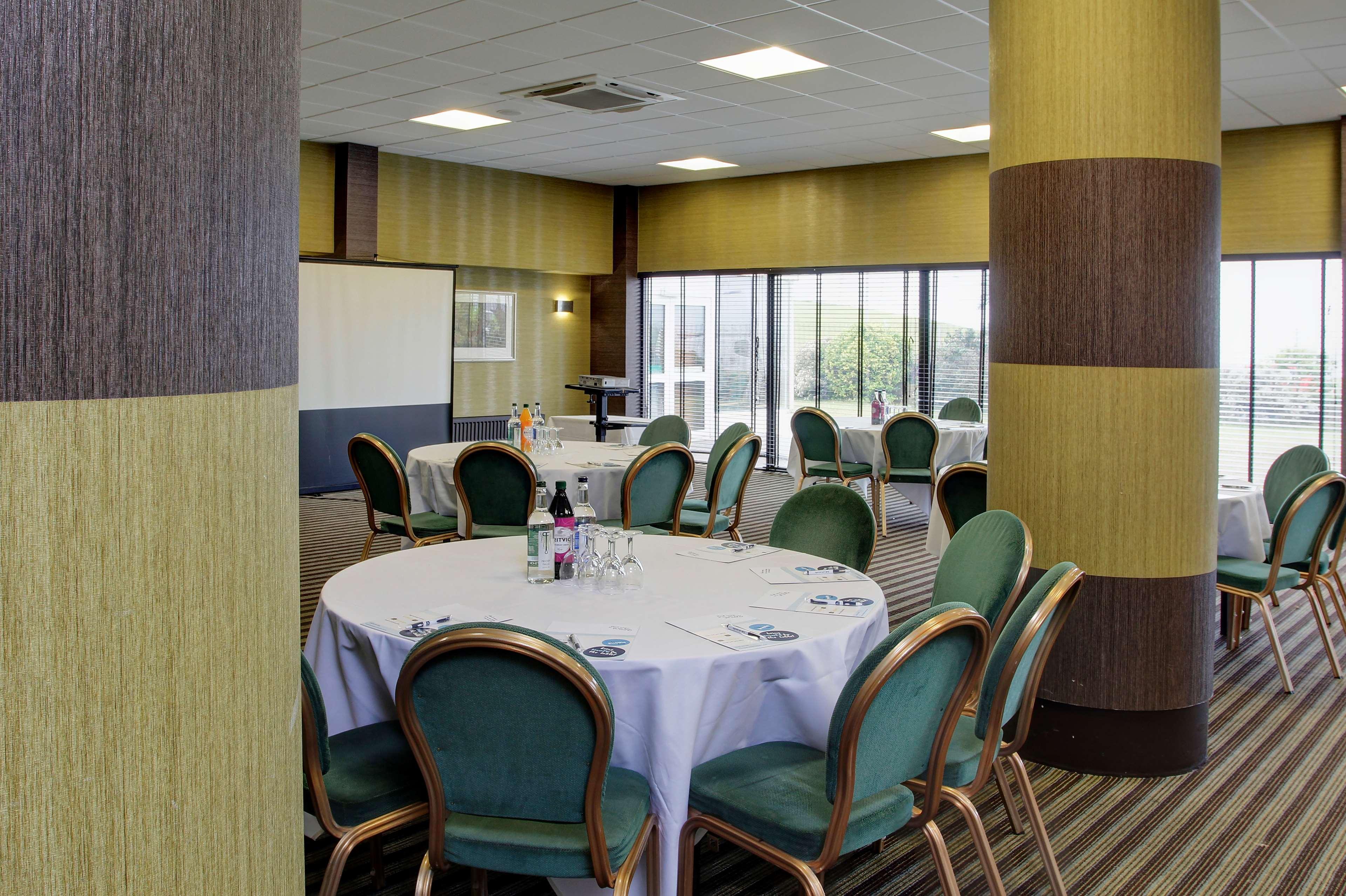 Best Western Aberavon Beach Hotel Порт Толбът Екстериор снимка